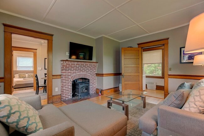 Building Photo - 2558 White Mountain Hwy