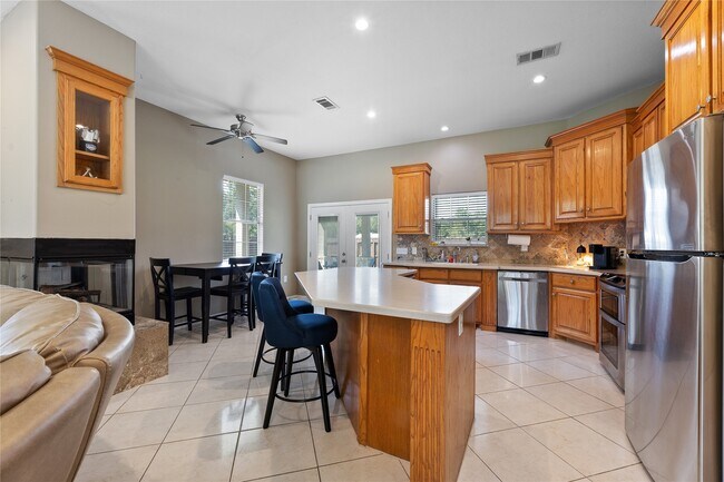 Foto del edificio - 22835 Fritz Ln