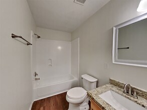 Building Photo - 30710 Country Meadows Dr