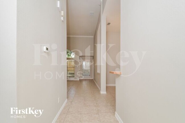 Foto del edificio - 502 Glenn Ln