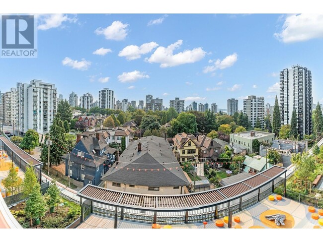 Photo du bâtiment - 1408-1408 Robson St