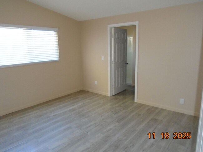 Foto del edificio - 319 E Nugent St