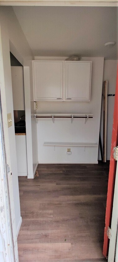 Primary Photo - 520 Tally St