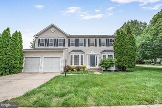 Building Photo - 730 Emerald Hill Dr NE