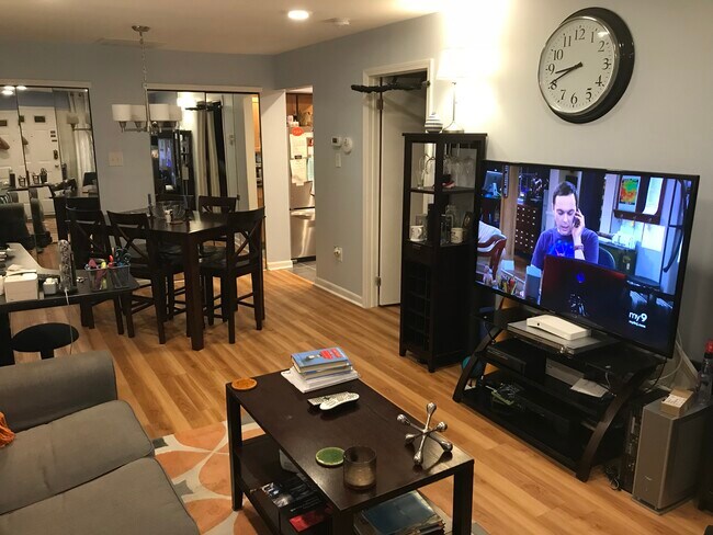 Living/dining area - 54 Boston St