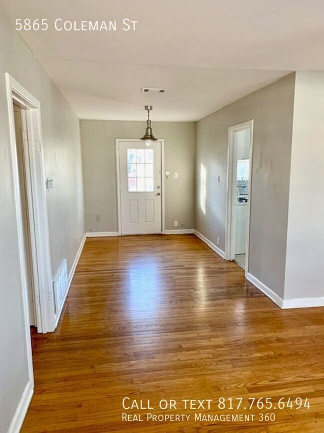 Foto del edificio - 5865 Coleman St