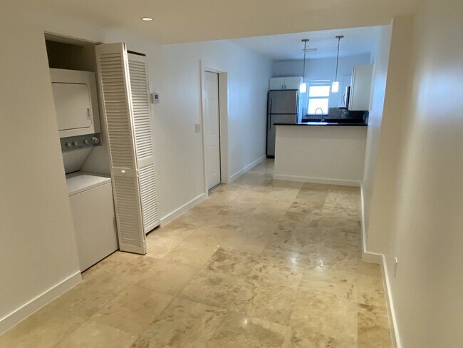 Foto del edificio - 2625 NE 32nd St