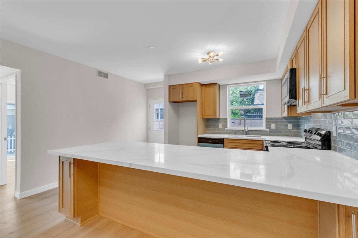 Foto principal - 7134 Yarmouth Ave