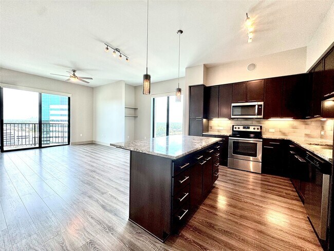 Building Photo - 9787 Katy Fwy