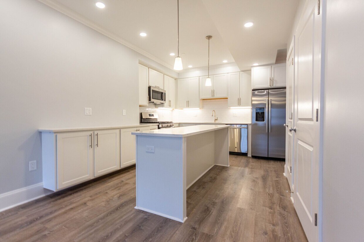 Primary Photo - Modern 4-Bed, 2-Bath in Brighton | Parking...
