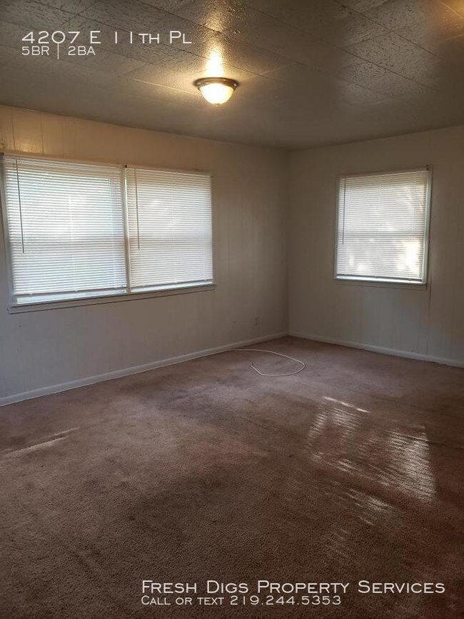 Foto del edificio - 5 bedroom 2 bathroom home in Gary