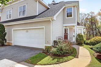 Building Photo - 107 Winding Ridge Rd