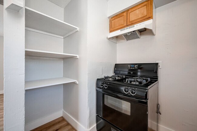 Foto del edificio - 8814 Manus St
