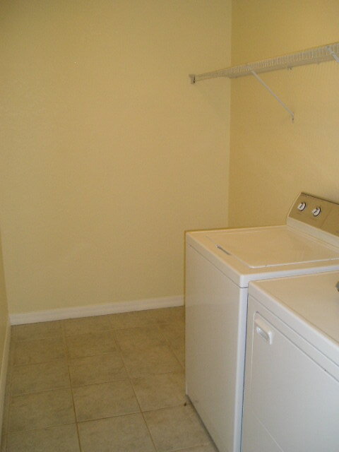 Foto del edificio - "Charming 3-Bedroom Haven with 2 Baths in Palm Coast – 1208 Sq Ft of Cozy Living!"