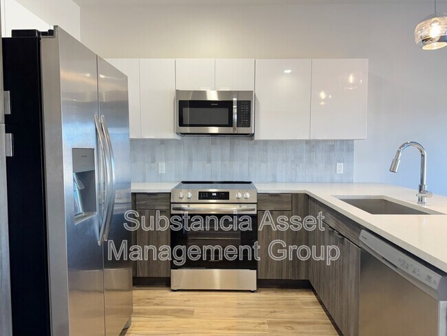 Building Photo - 1653 Midtown Pl