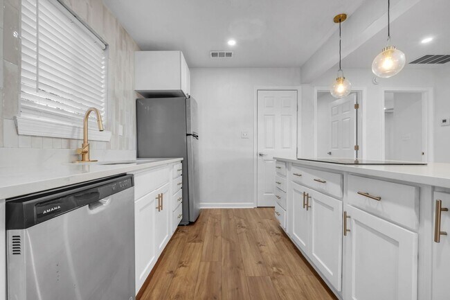 Foto del edificio - Completely renovated 2/1 on Golf Course!