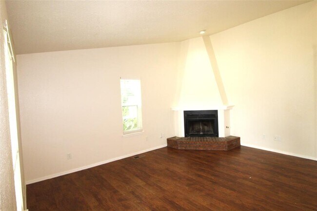 Foto del edificio - 900 Aspen Ct