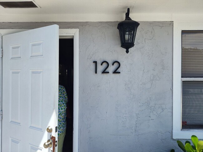 Photo - 122 E 22nd Ct House