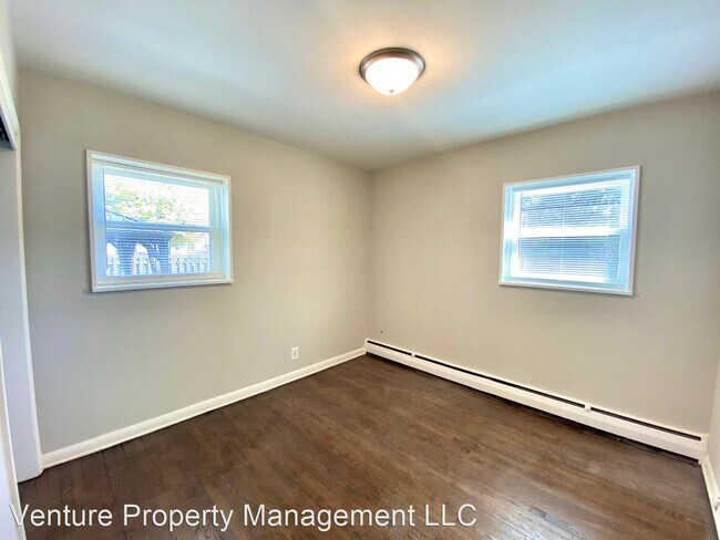Building Photo - 3140 S Kinnickinnic Ave