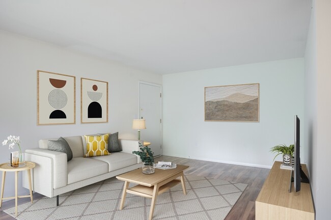 Building Photo - Ridgeview Apartment Homes