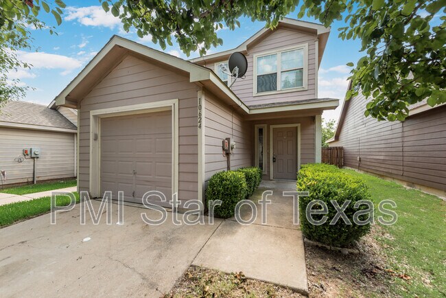 Foto del edificio - 10624 Many Oaks Dr