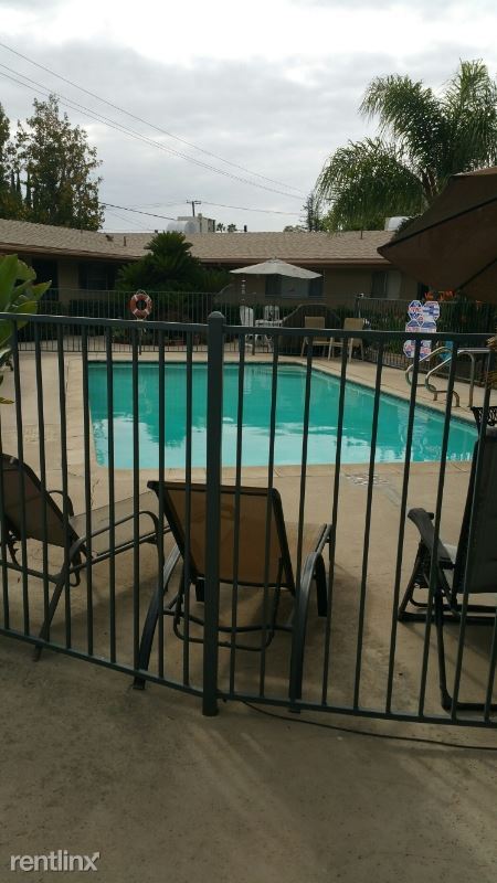 Building Photo - 2 br, 1 bath Apartment - 850 E. Lynwood Dr.