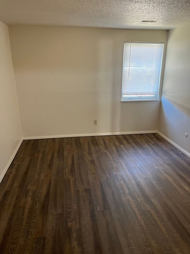 Foto del edificio - 325 Sunnyside St