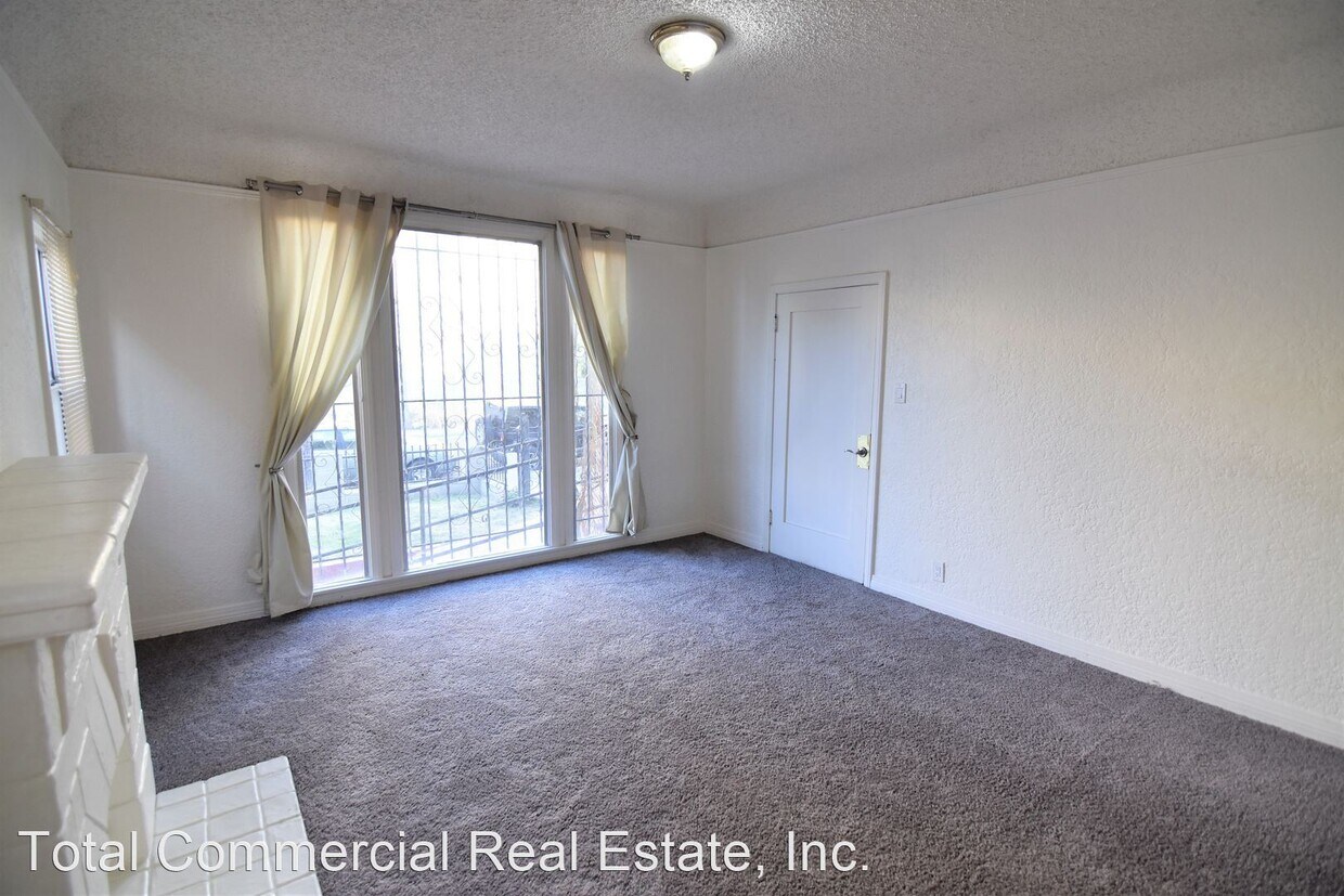 Primary Photo - 3809 1/2-3829 S Flower Dr
