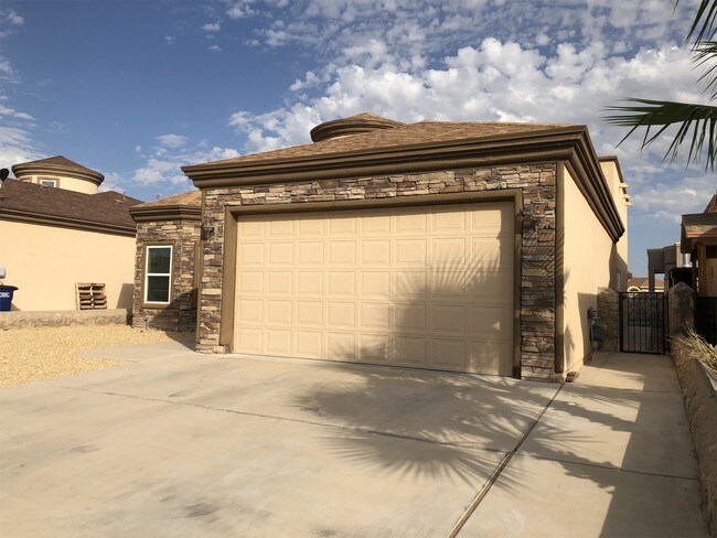 Building Photo - 5581 Mike Vane Drive