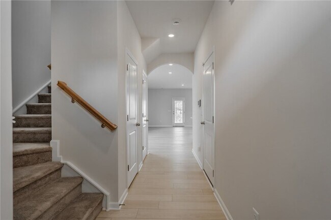 Foto del edificio - 14 Loebner Ln