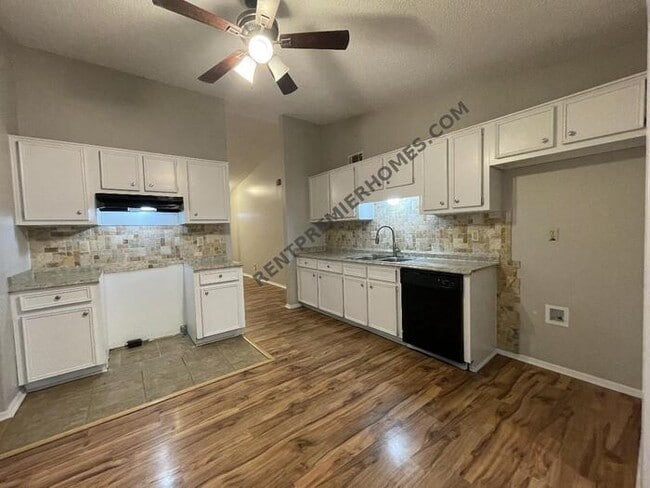 Building Photo - 1724 Charlotte Ct. Little Rock, AR 72204