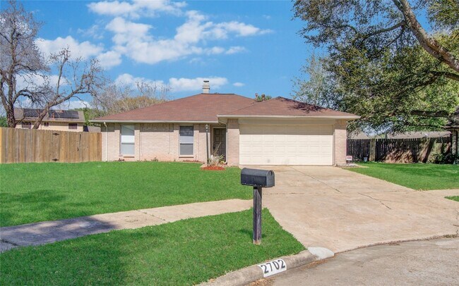 Foto del edificio - 2702 Fir Crest Ct