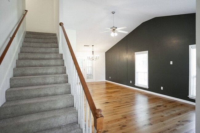 Building Photo - 537 Cedar Rock Dr
