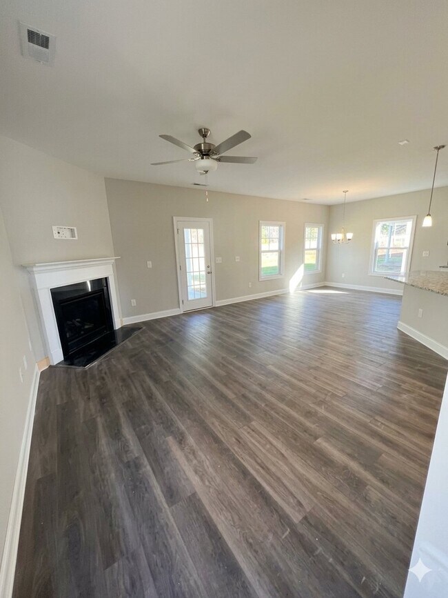 Foto del edificio - 114 Hanover Ct