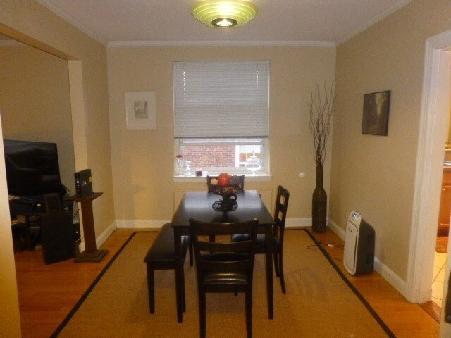 Building Photo - 1529 Beacon St