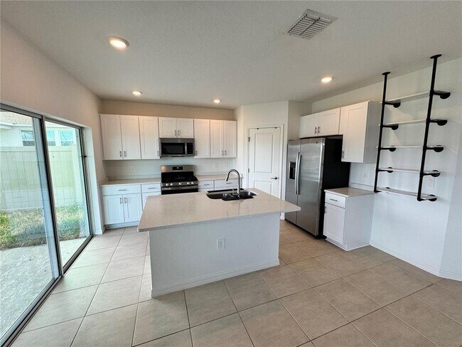 Foto del edificio - 33981 Sky Blossom Cir
