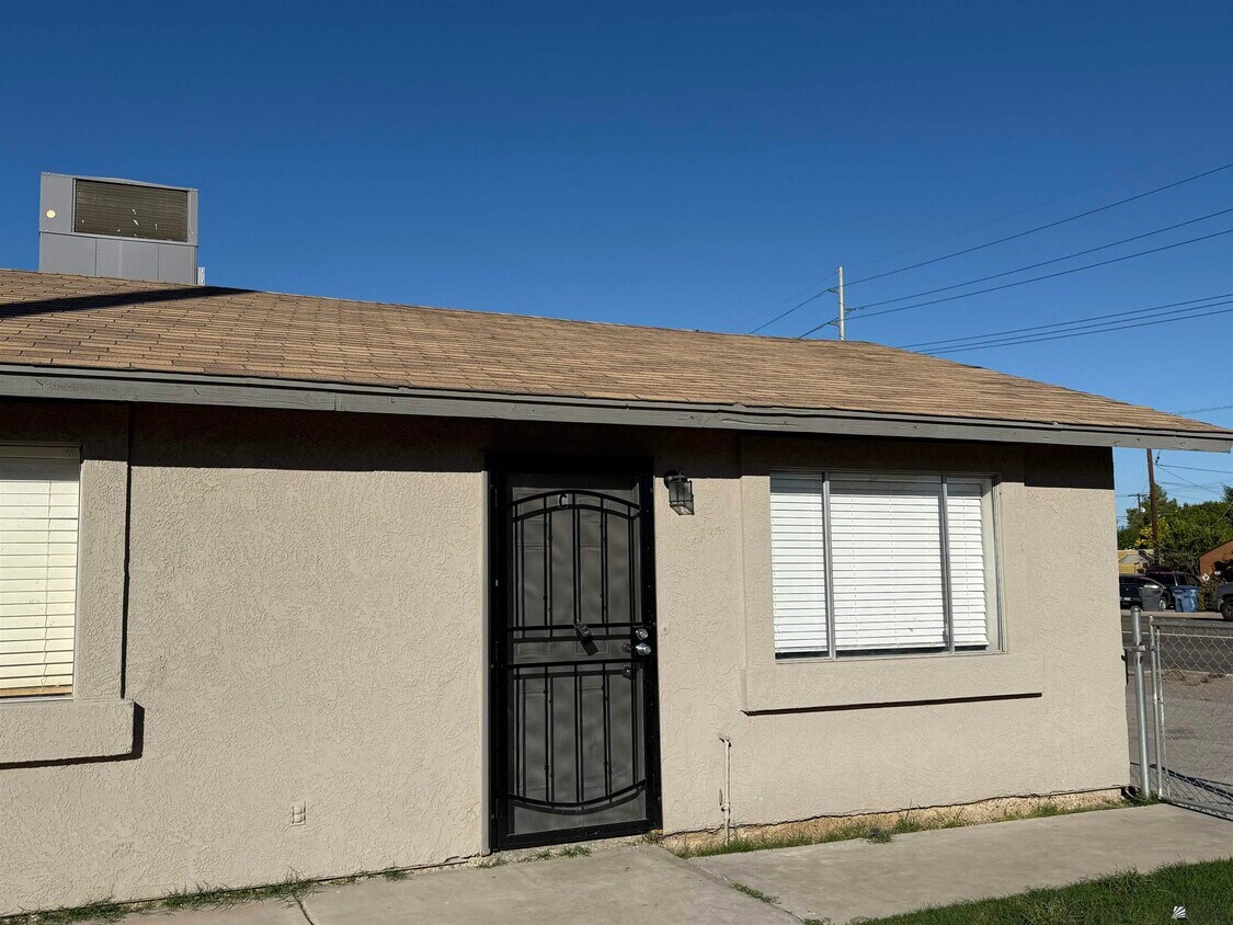 Foto principal - 1801 W 1st St