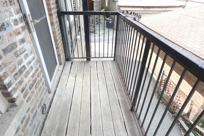 Foto del edificio - 2608 W Glenlake Ave