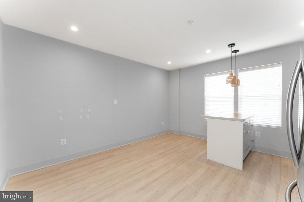 Foto principal - 839 Kennedy St NE