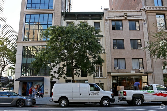 Building Photo - 59 Fifth Ave