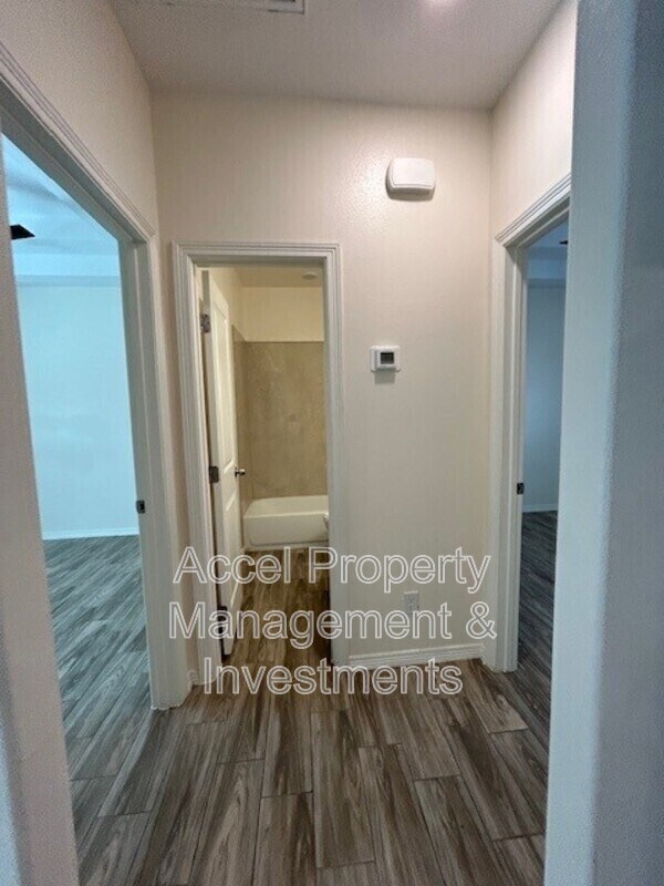 Foto del edificio - 1012 W La Pointe Ave