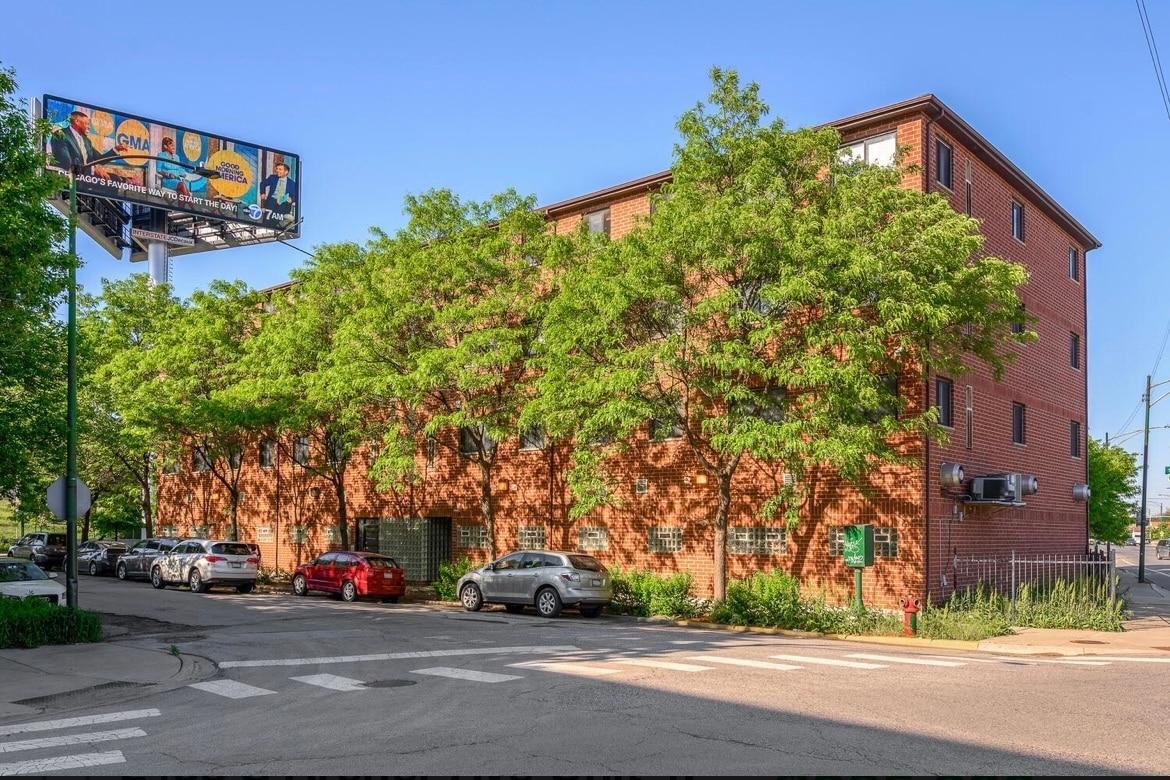 Primary Photo - 2453 S Archer Ave