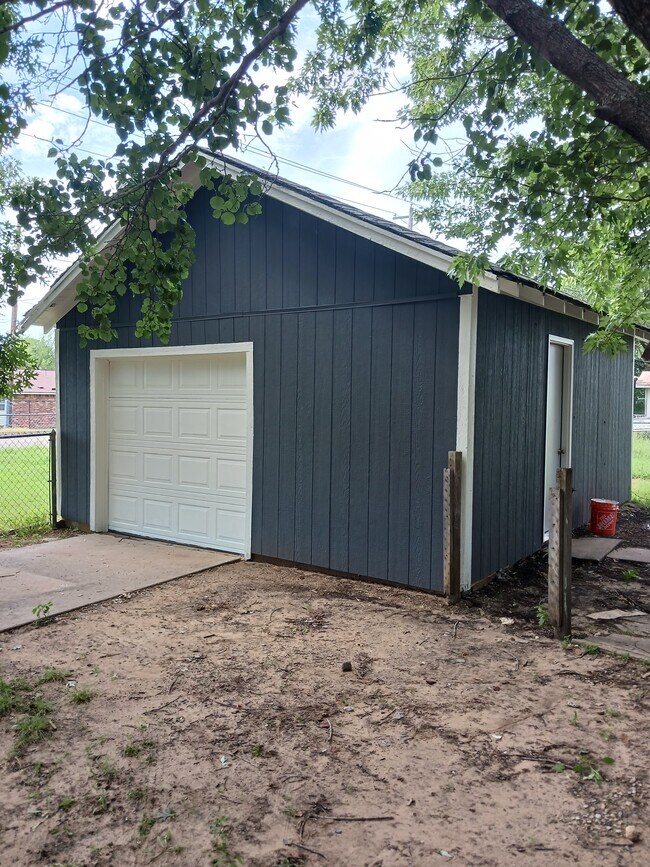 Foto del edificio - 819 S Elm Ave