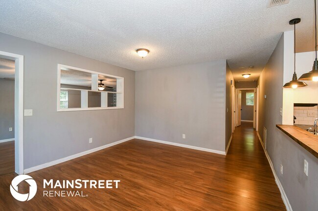 Building Photo - 868 Filmore Ln