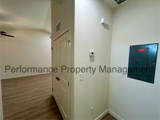 Building Photo - 8505 Grandy St