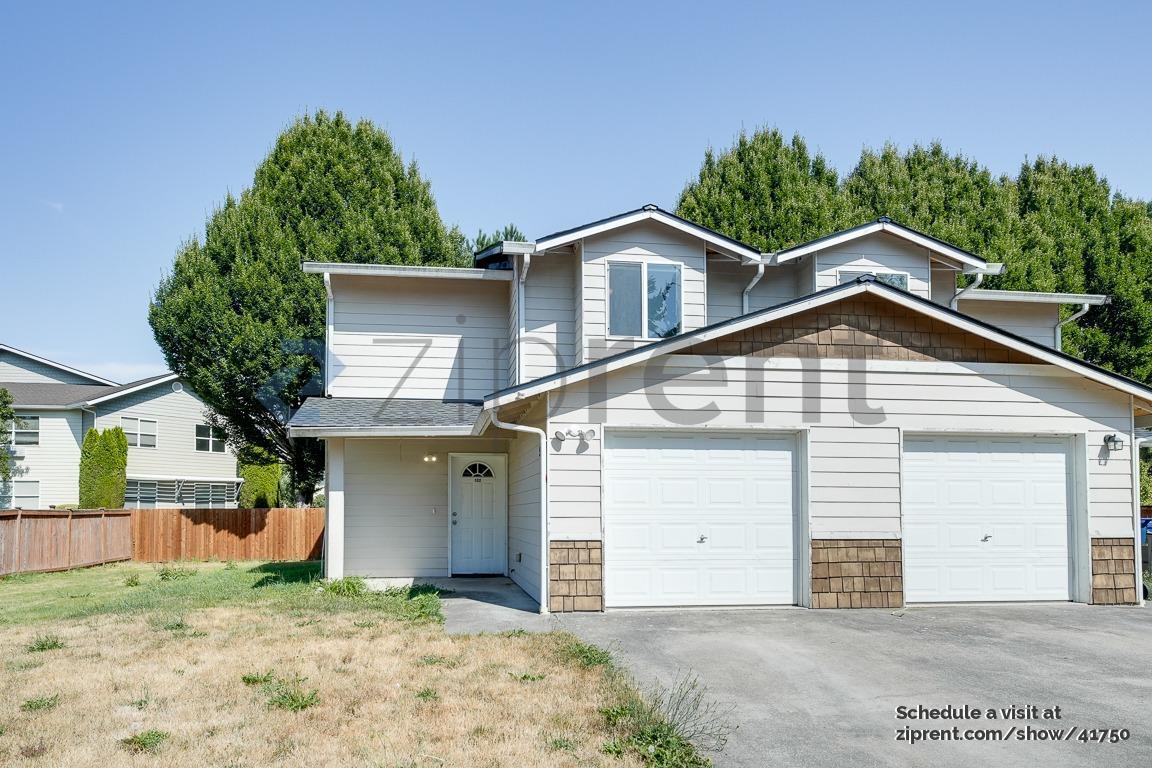Foto principal - 936 24th St NE
