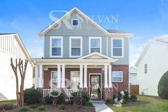 Building Photo - 7840 The Lakes Dr