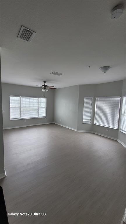 Foto del edificio - 2460 Grand Central Pkwy