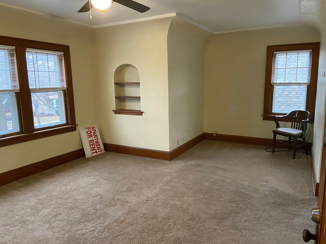 Living room - 1414 Lathrop Ave