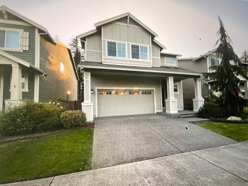 Foto principal - 8828 Jayden Ln NE